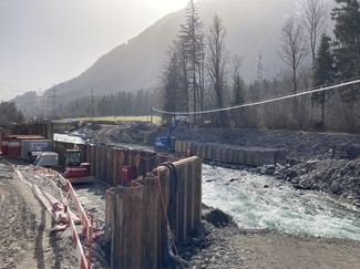 Wehr/Wasserfassung: Umleitung der Kander.